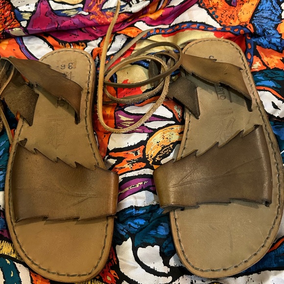 Roberto Sandals - Picture 1 of 6